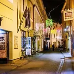 Cozy In The Heart Of Old Town With Free Parking アパート
