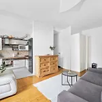 Cozy In The Heart Of Old Town With Free Parking