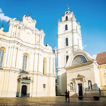 Апартаменти Cozy In The Heart Of Old Town With Free Parking Вільнюс