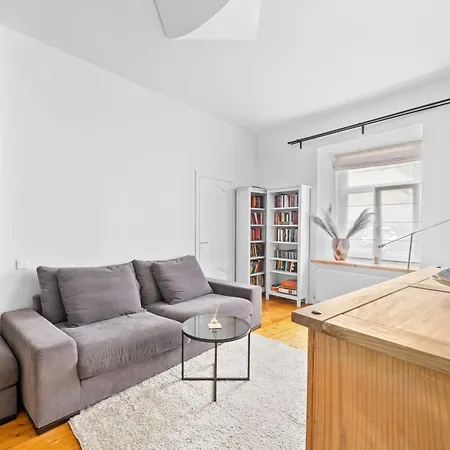 Cozy In The Heart Of Old Town With Free Parking