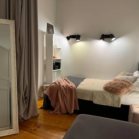 Cozy In The Heart Of Old Town With Free Parking *