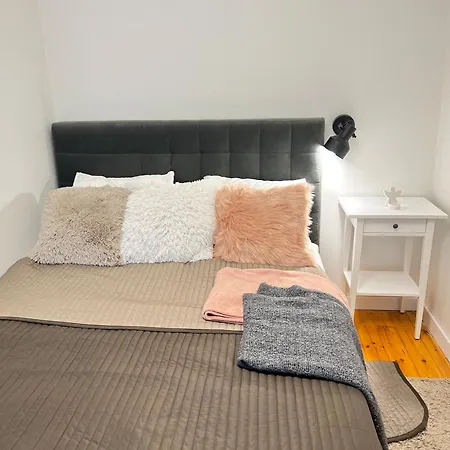 Cozy In The Heart Of Old Town With Free Parking Apartment *