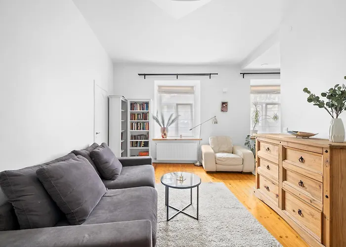 Апартаменти Cozy In The Heart Of Old Town With Free Parking *