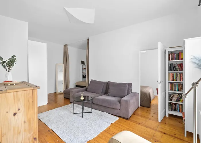 Cozy In The Heart Of Old Town With Free Parking Апартаменти *