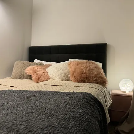 Daire Cozy In The Heart Of Old Town With Free Parking *