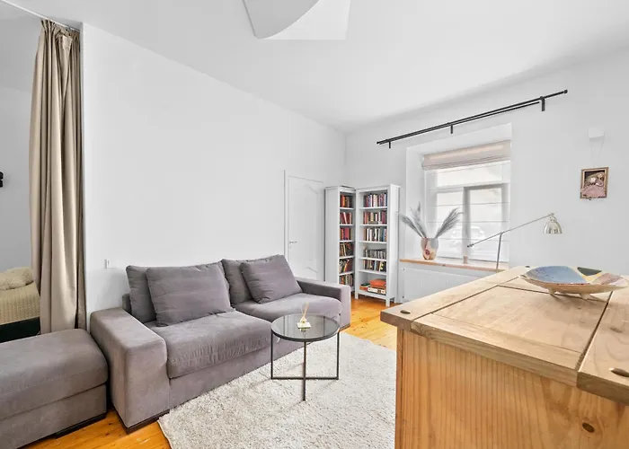 Cozy In The Heart Of Old Town With Free Parking