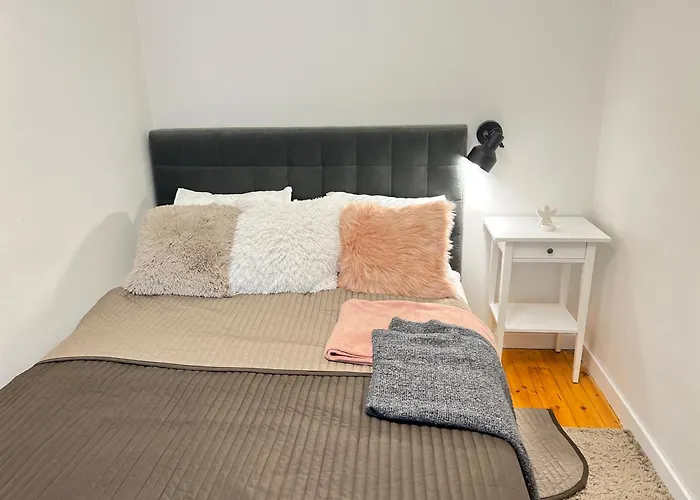 Cozy In The Heart Of Old Town With Free Parking Apartment *